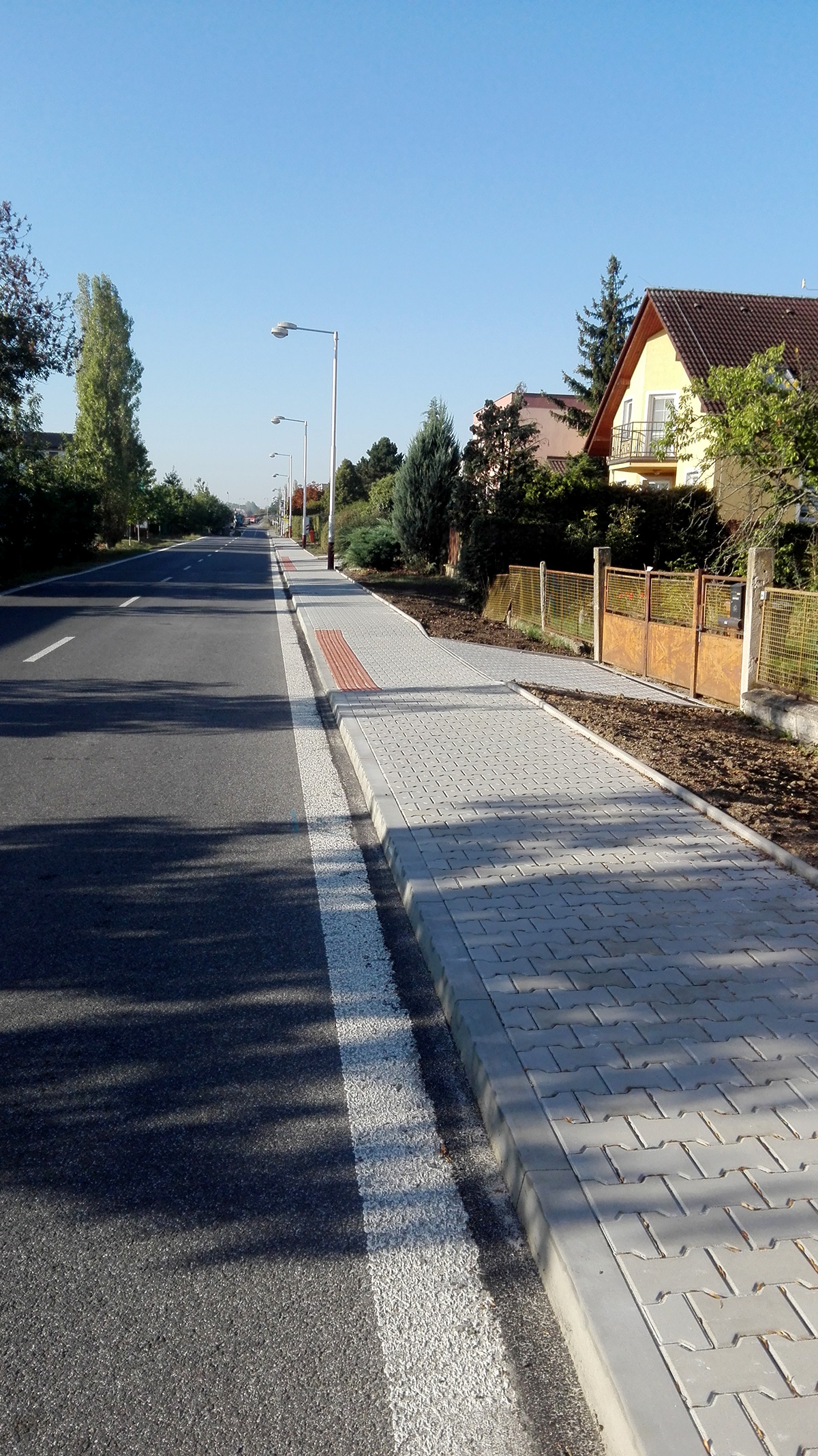 chodníky_Bezděčín